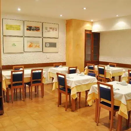 Alguer Camp Nou Otel 2*