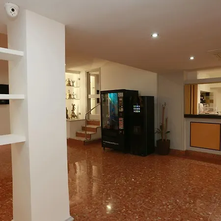 Otel Alguer Camp Nou 2*