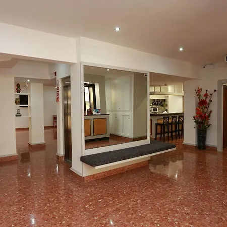 Hotel Alguer Camp Nou Barcellona